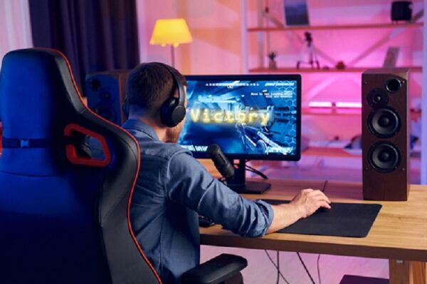 Gaming Monitors and Mice: What Matters Most for Competitive Play?